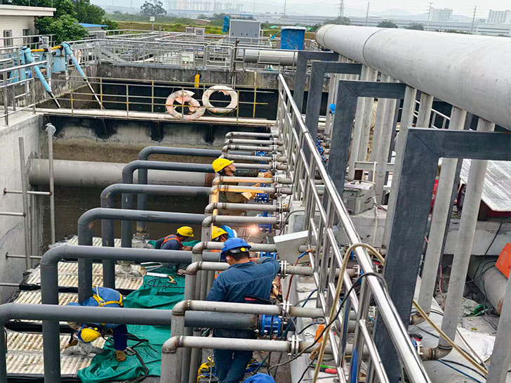 污水处理不锈钢管道安装